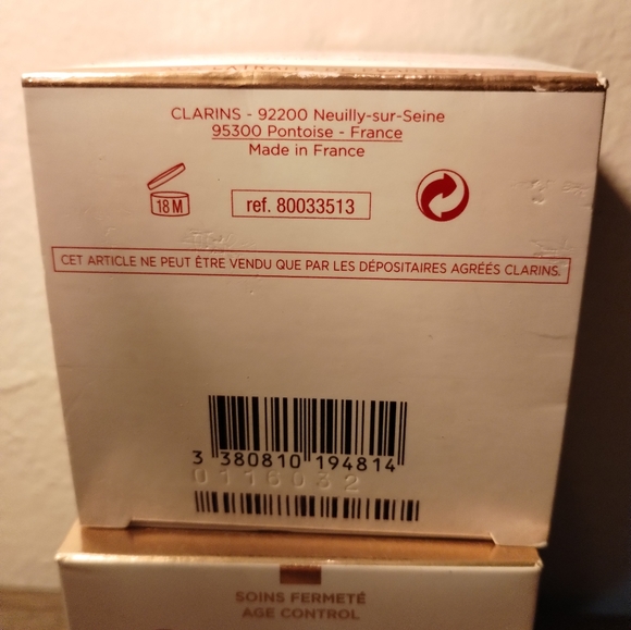 Clarins Extra Firming Jour SPF 15 - Picture 3 of 3